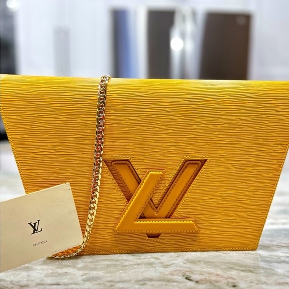 🌟HOST PICK🌟 Limited Edition Louis Vuitton Epi Leather Large Clutch Bag - Picture 1 of 16